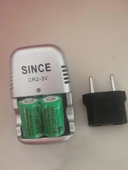 CR2 nabíjačka 3 v nabíjateľná bod alebo dva CR2 nabíjačka batérií + 2 ks CR2 15270 batérie